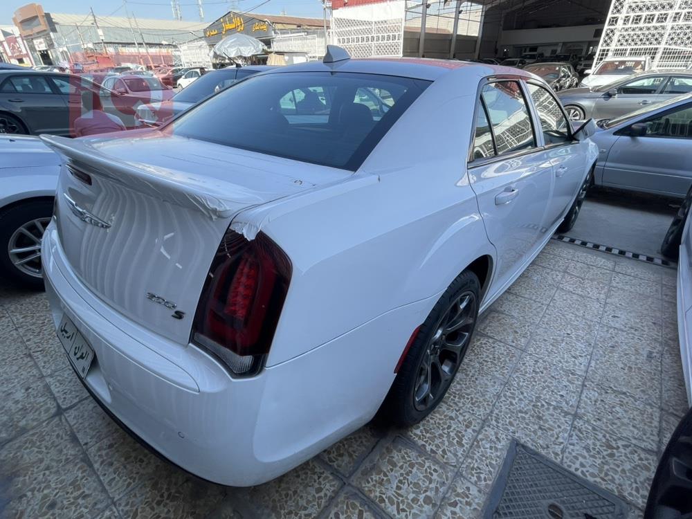 كرايسلر 300